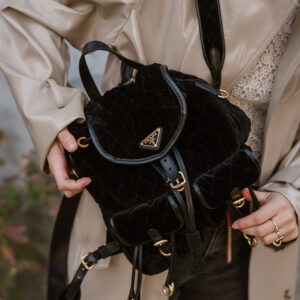 Prada logo backpack in velvet en leer met gouden hardware