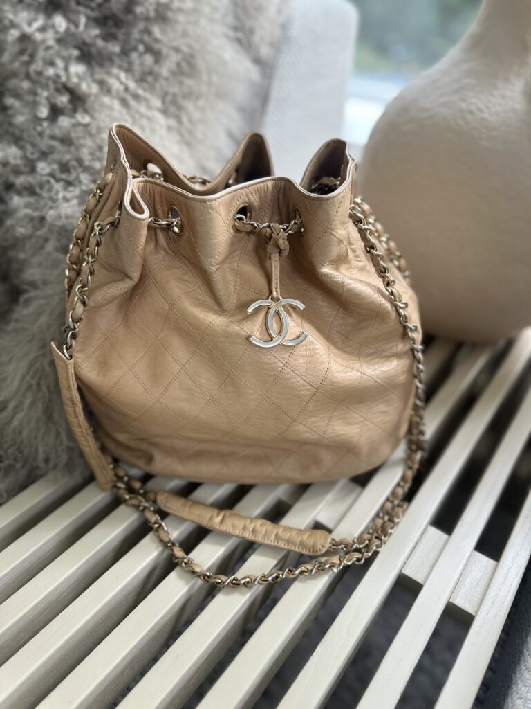 Vintage Chanel bucket tas beige